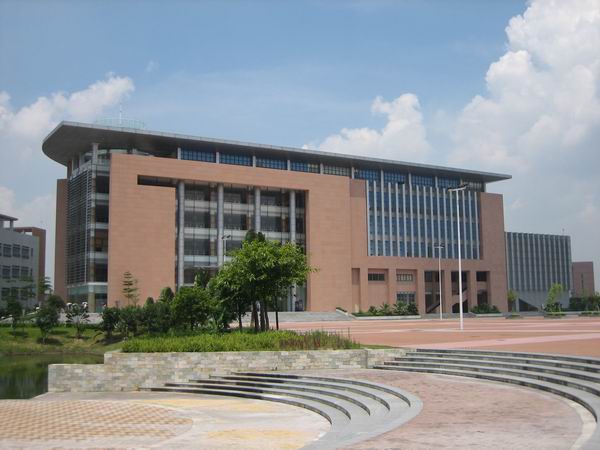 廣州大學(xué)城廣東外語(yǔ)外貿(mào)大學(xué)圖書館.jpg